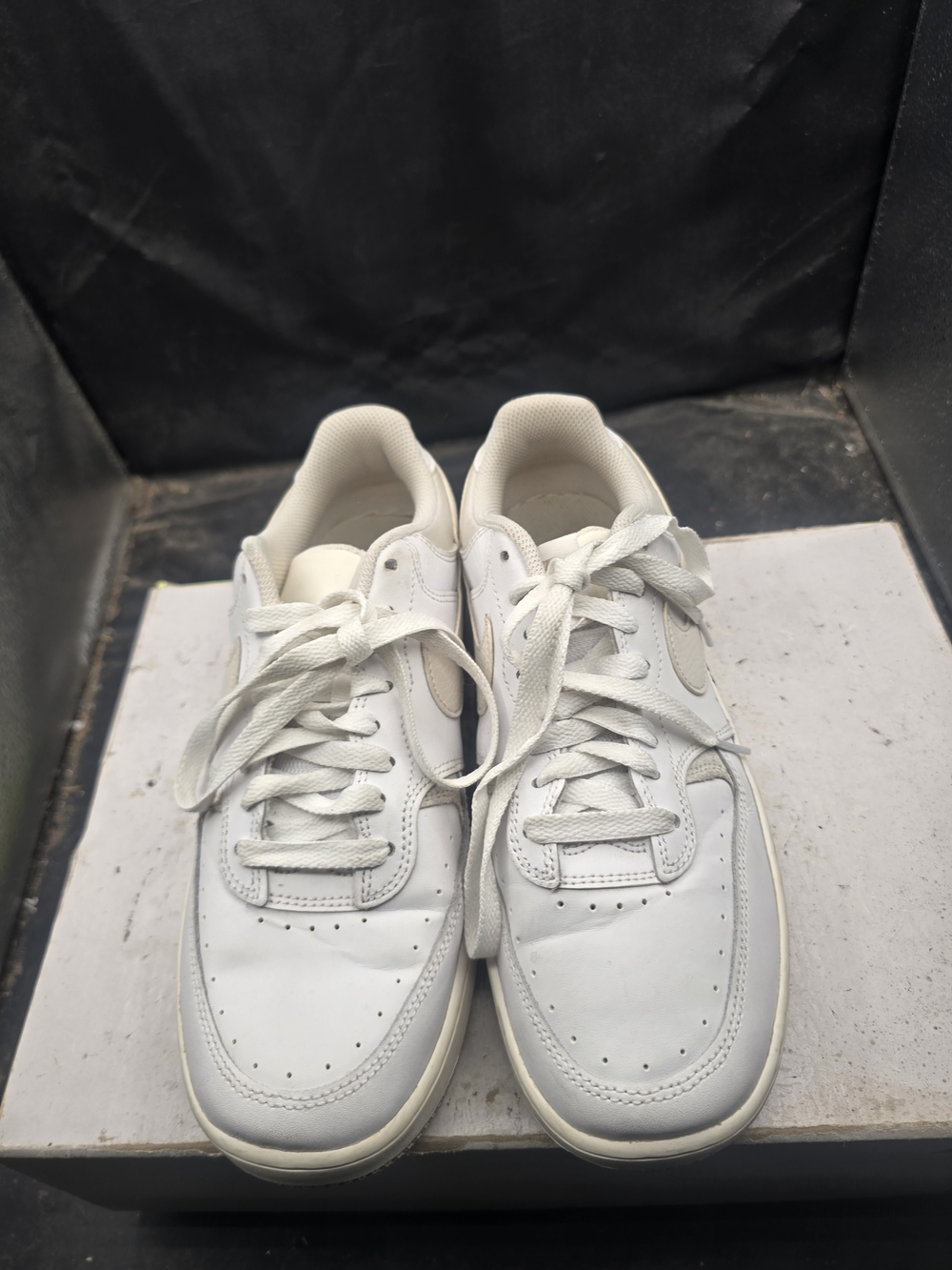 Nike Men's White Low-Top Sneakers